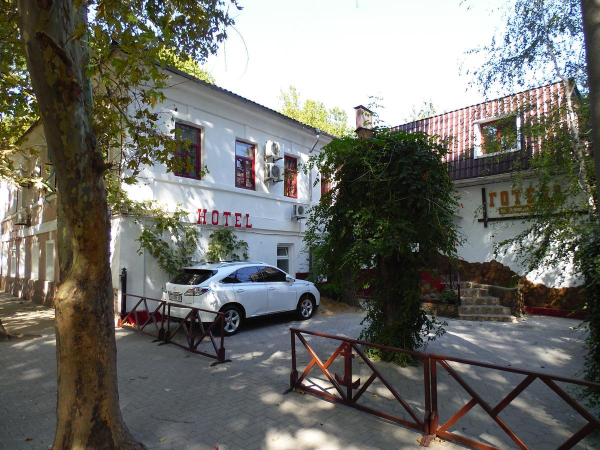 Hotel Na Admirala Makarova Mykolaiv Exterior foto